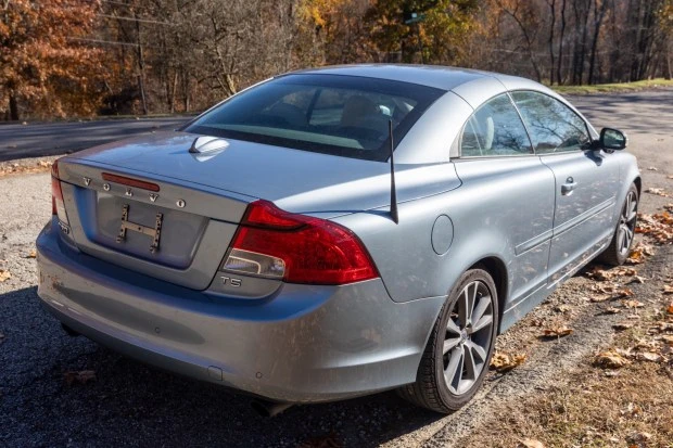 2012 Volvo C70 2nd Gen - Image 2 of 8