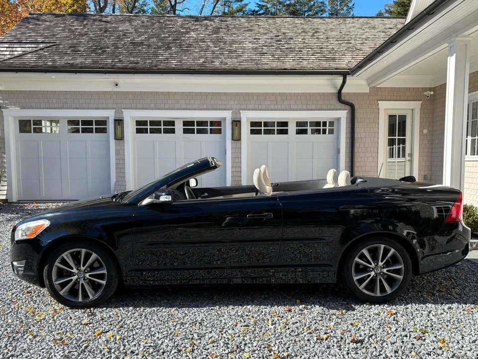 2012 Volvo C70 2nd Gen - Image 12 of 22