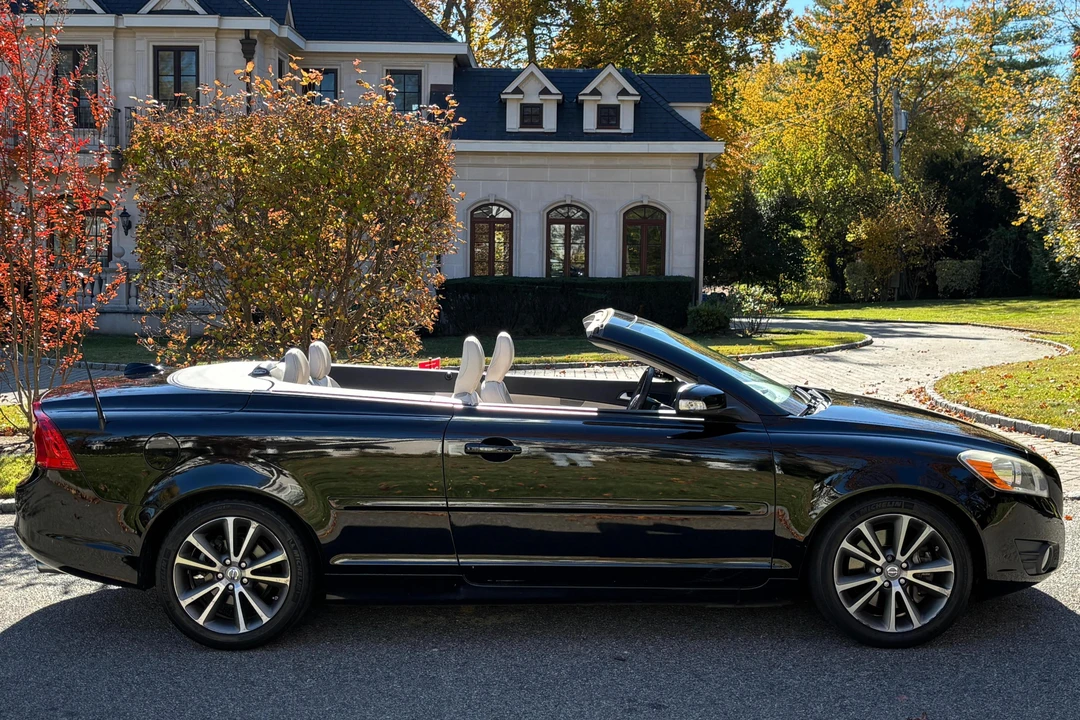 2012 Volvo C70 2nd Gen - Image 3 of 22