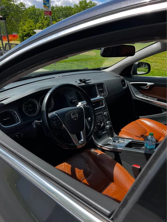 2012 Volvo S60 2nd Gen - Image 5 of 10