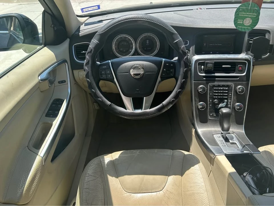 2012 Volvo S60 2nd Gen - Image 11 of 16