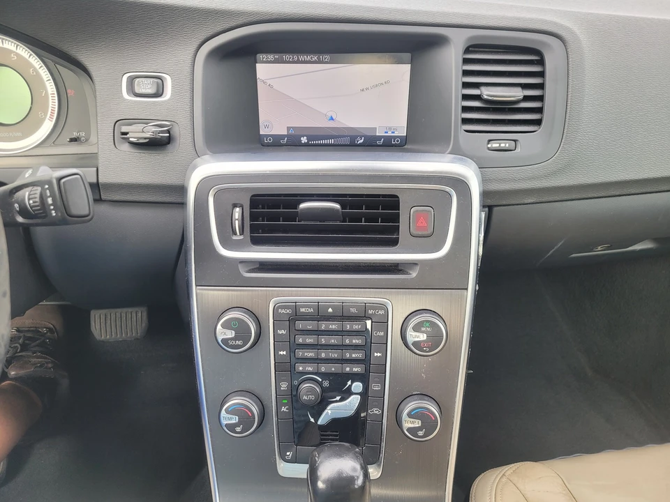 2012 Volvo S60 2nd Gen - Image 24 of 31