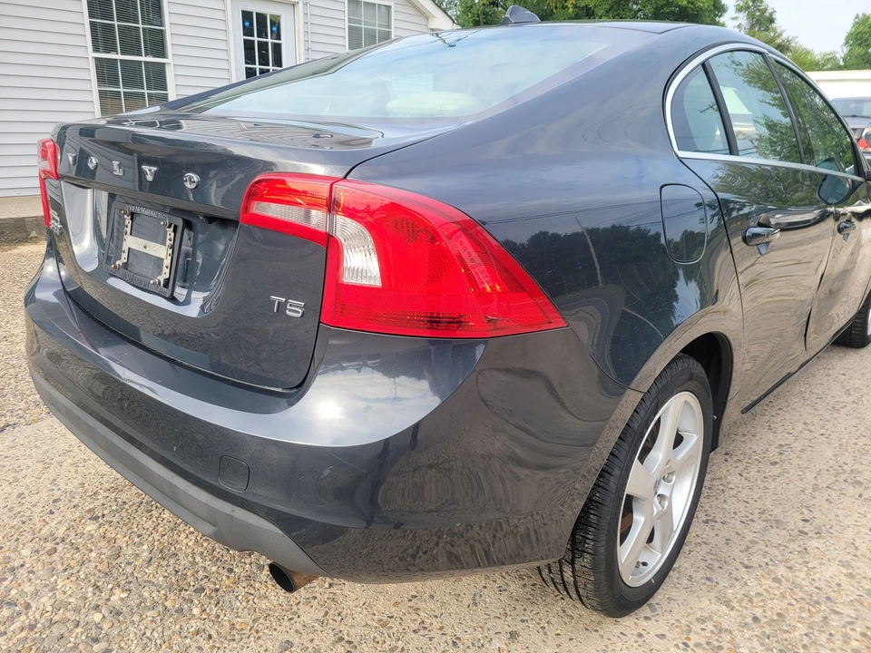 2012 Volvo S60 2nd Gen - Image 18 of 31