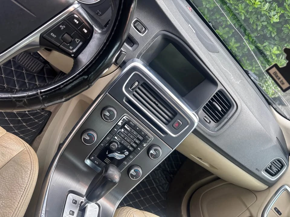 2012 Volvo S60 2nd Gen - Image 6 of 6