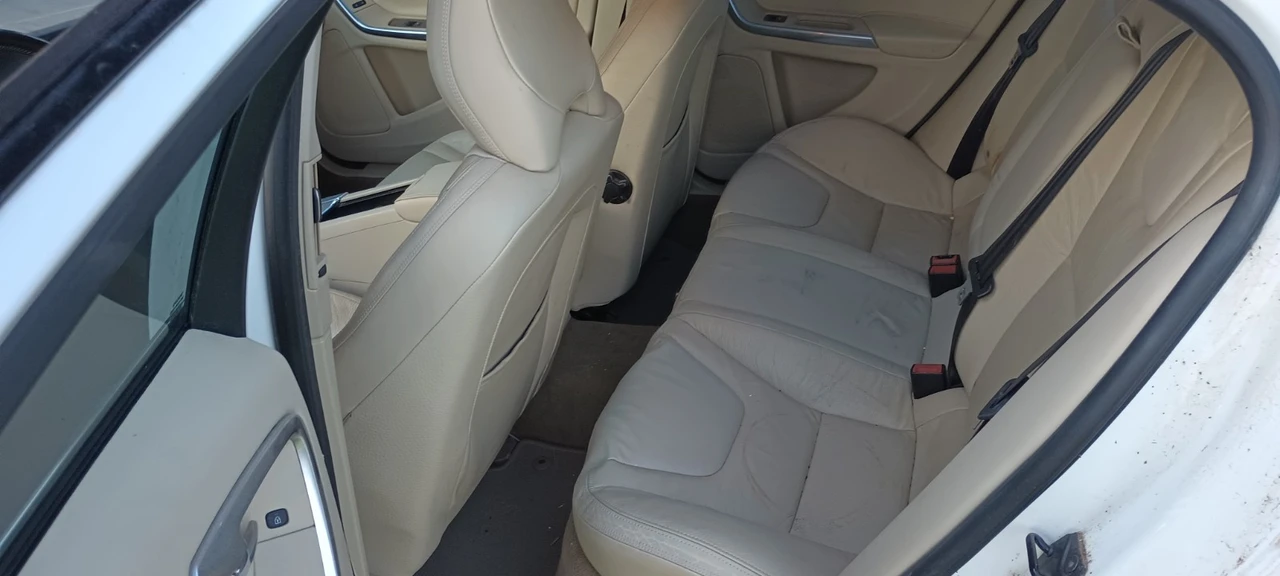 2012 Volvo S60 2nd Gen - Image 13 of 24