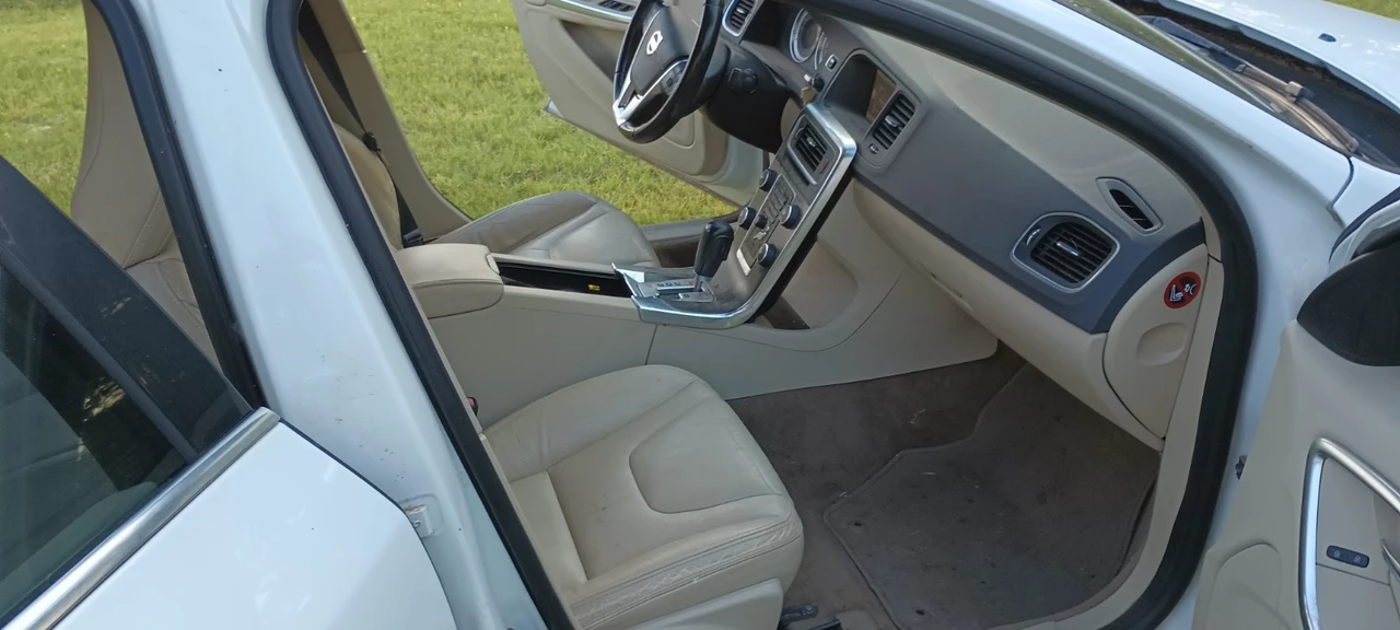 2012 Volvo S60 2nd Gen - Image 15 of 24
