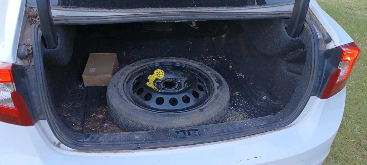 2012 Volvo S60 2nd Gen - Image 17 of 24