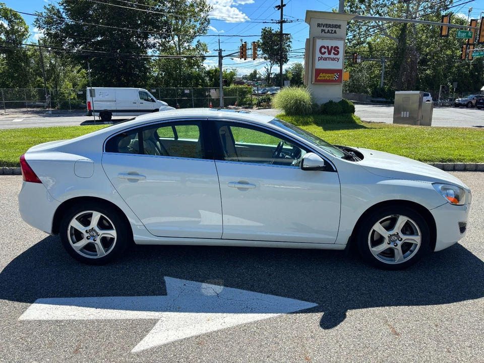 2012 Volvo S60 2nd Gen - Image 6 of 31