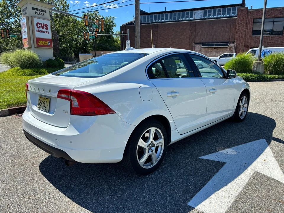 2012 Volvo S60 2nd Gen - Image 5 of 31