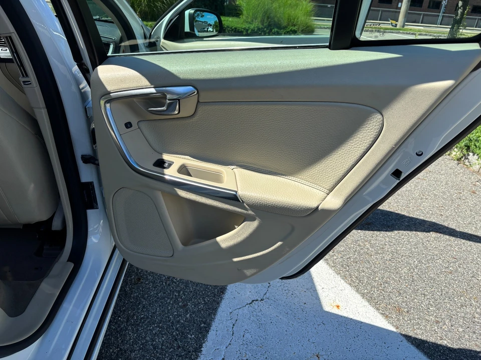 2012 Volvo S60 2nd Gen - Image 12 of 31