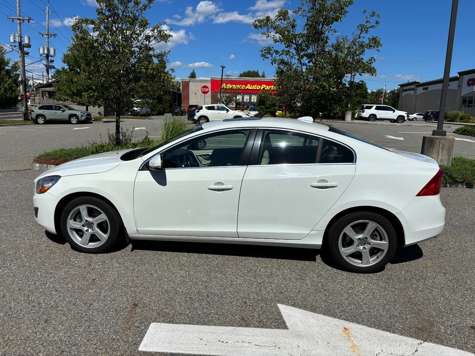 2012 Volvo S60 2nd Gen - Image 8 of 31