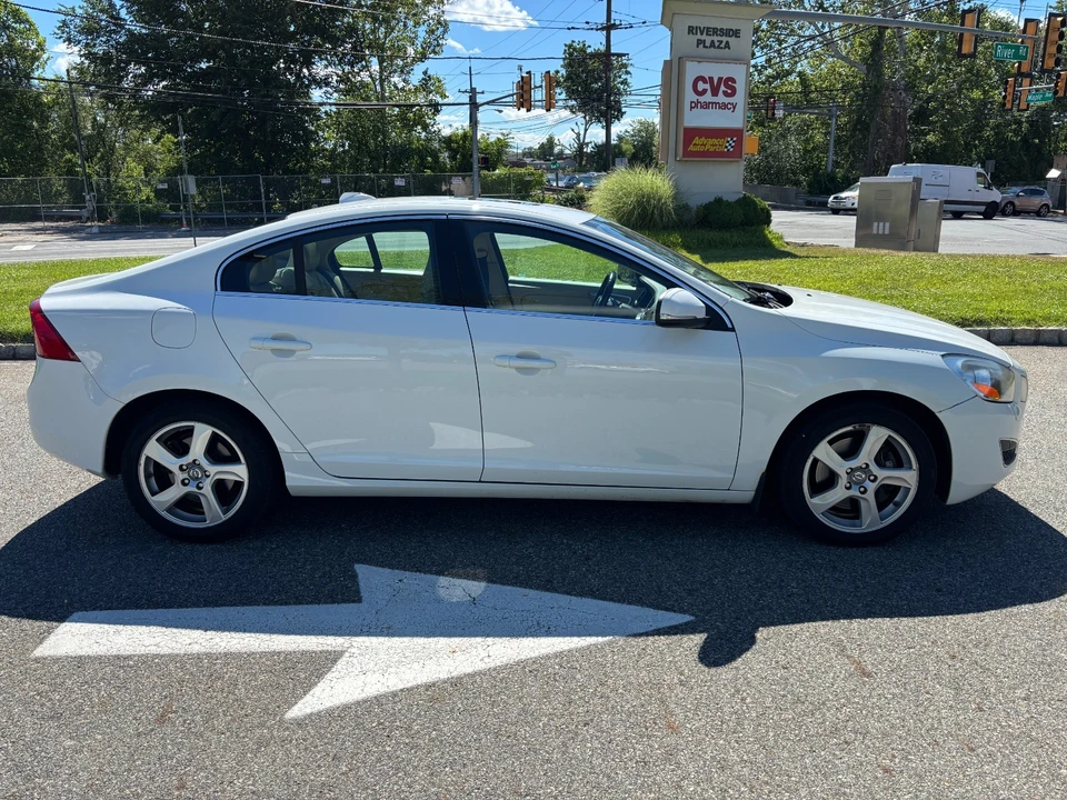 2012 Volvo S60 2nd Gen - Image 9 of 31