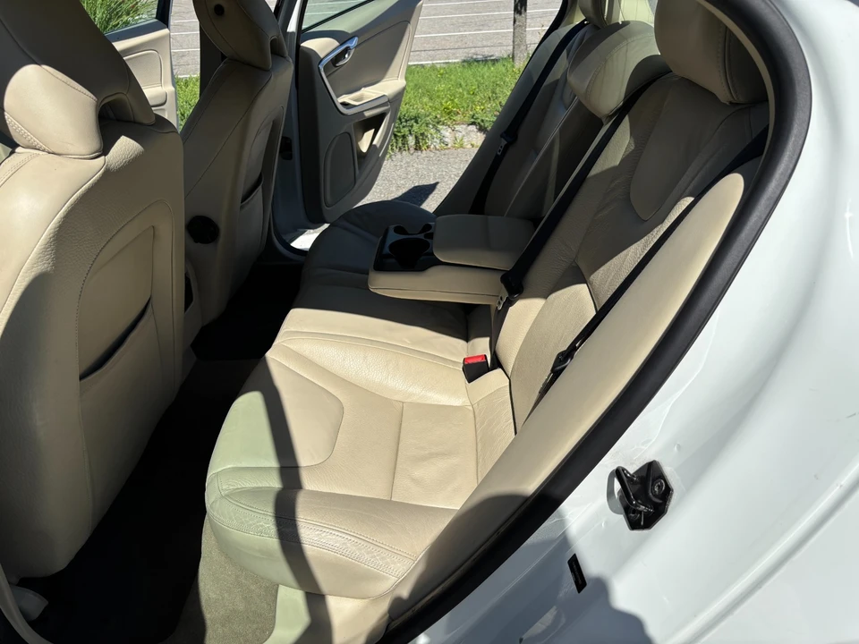 2012 Volvo S60 2nd Gen - Image 13 of 31