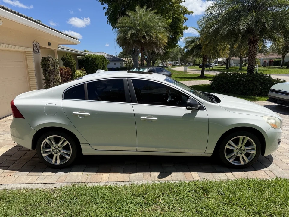 2012 Volvo S60 2nd Gen - Image 4 of 9