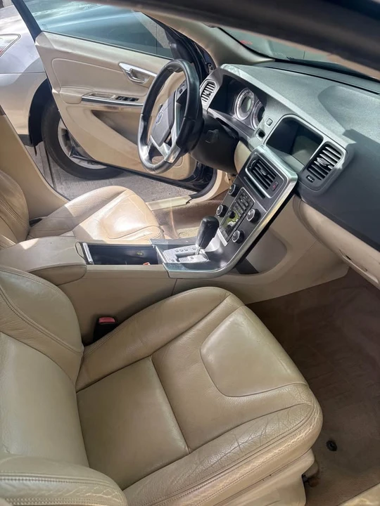 2012 Volvo S60 2nd Gen - Image 5 of 8