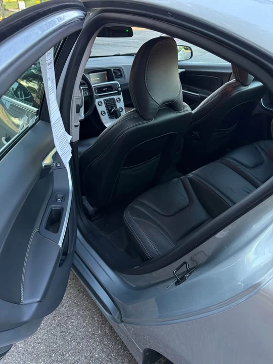 2012 Volvo S60 2nd Gen - Image 11 of 19