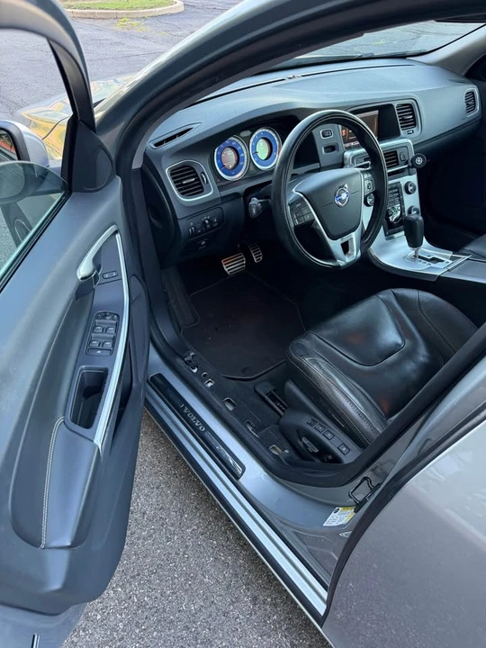 2012 Volvo S60 2nd Gen - Image 9 of 19