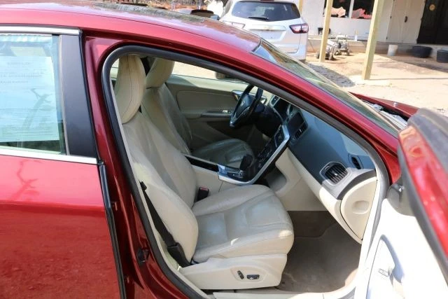 2012 Volvo - Image 12 of 15