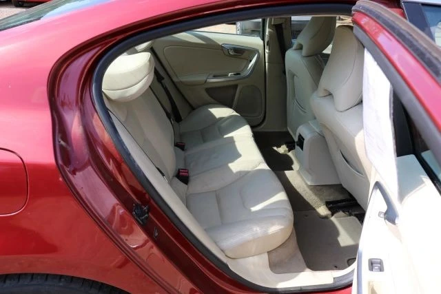 2012 Volvo - Image 11 of 15