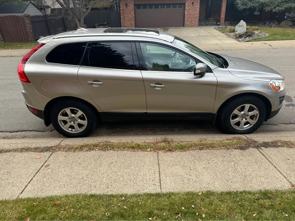 2012 Volvo XC60 - Image 2 of 10