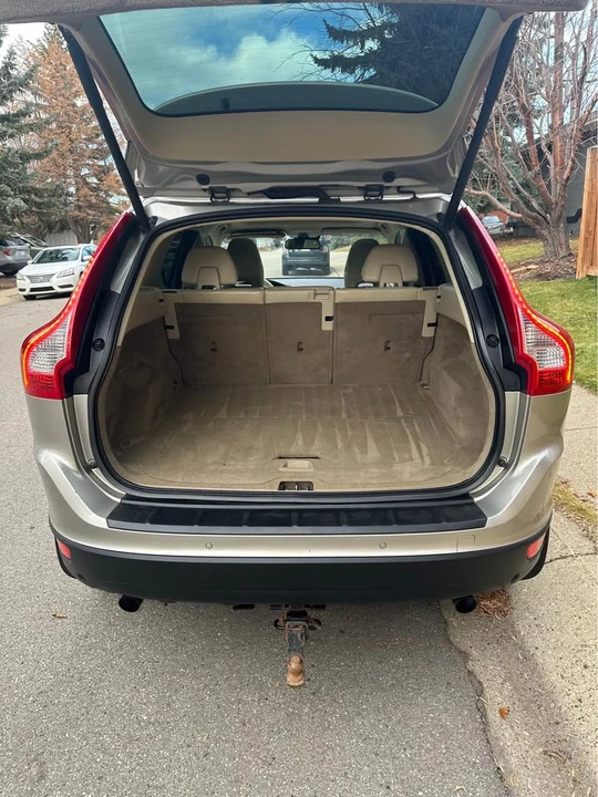 2012 Volvo XC60 - Image 9 of 10