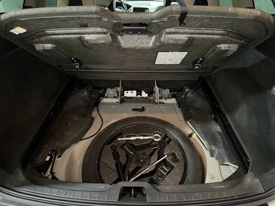 2012 Volvo XC60 1st Gen - Image 17 of 19