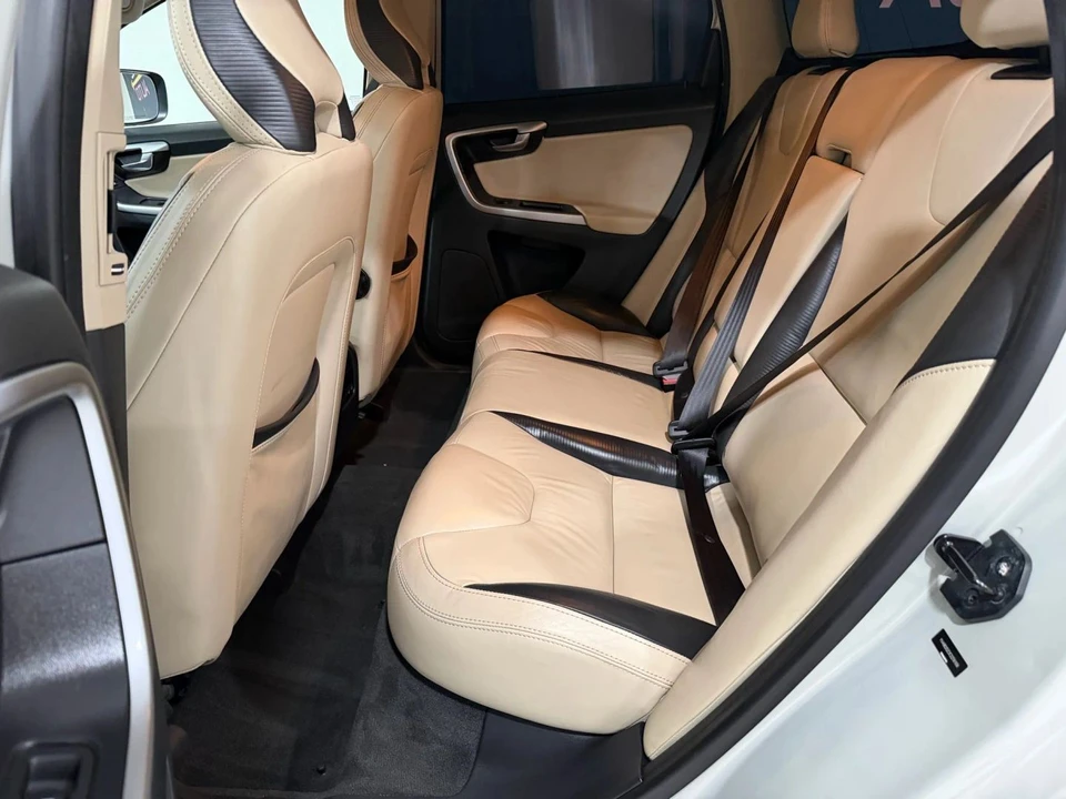 2012 Volvo XC60 1st Gen - Image 8 of 19