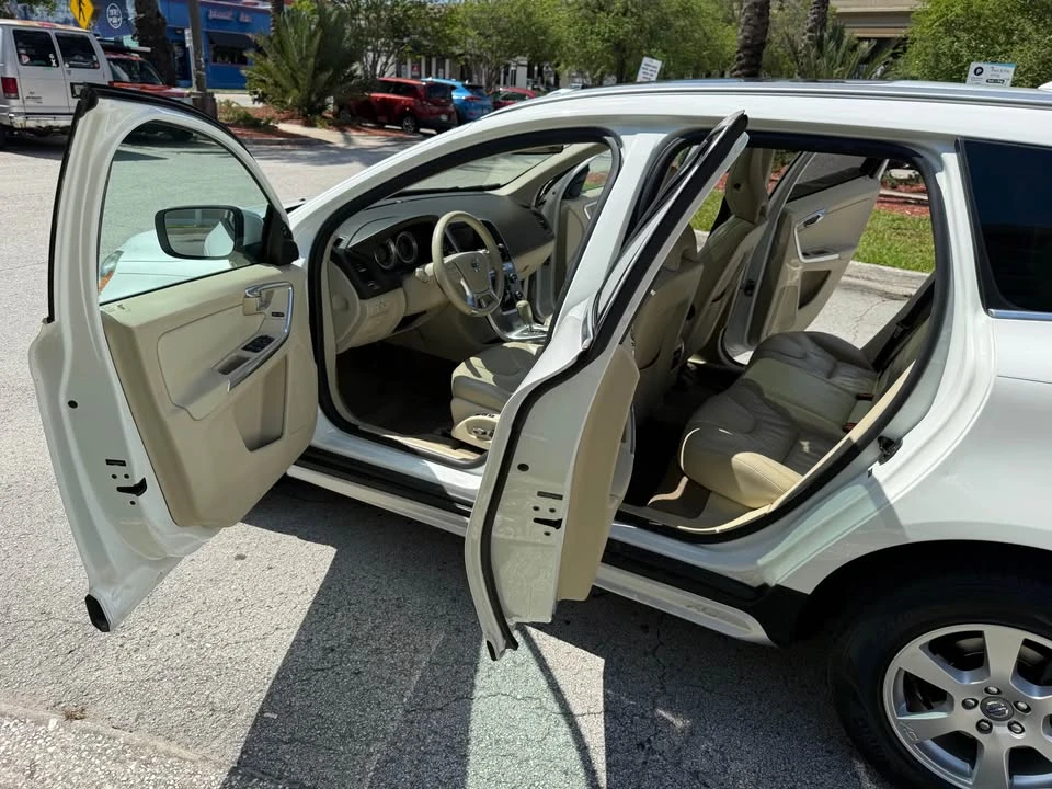 2012 Volvo XC60 1st Gen - Image 12 of 19