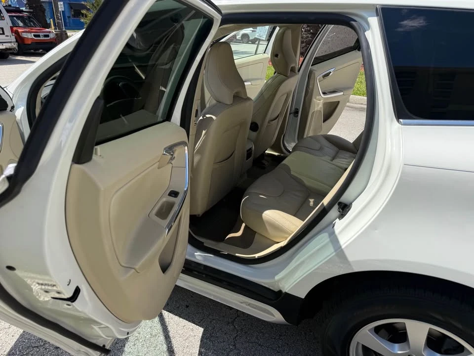 2012 Volvo XC60 1st Gen - Image 14 of 19