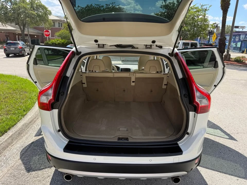 2012 Volvo XC60 1st Gen - Image 15 of 19