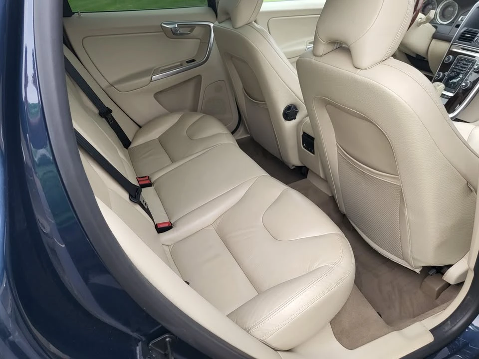 2012 Volvo XC60 1st Gen - Image 7 of 17