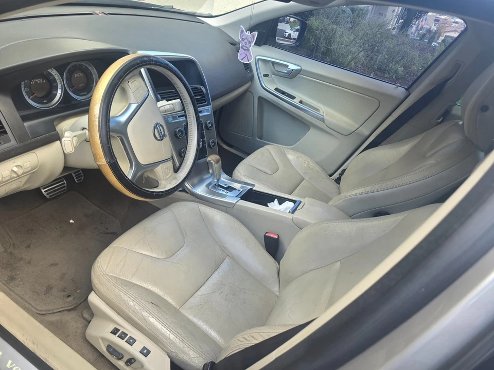 2012 Volvo XC60 1st Gen - Image 7 of 9