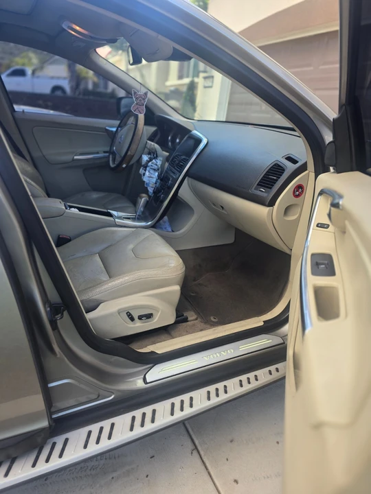 2012 Volvo XC60 1st Gen - Image 2 of 9