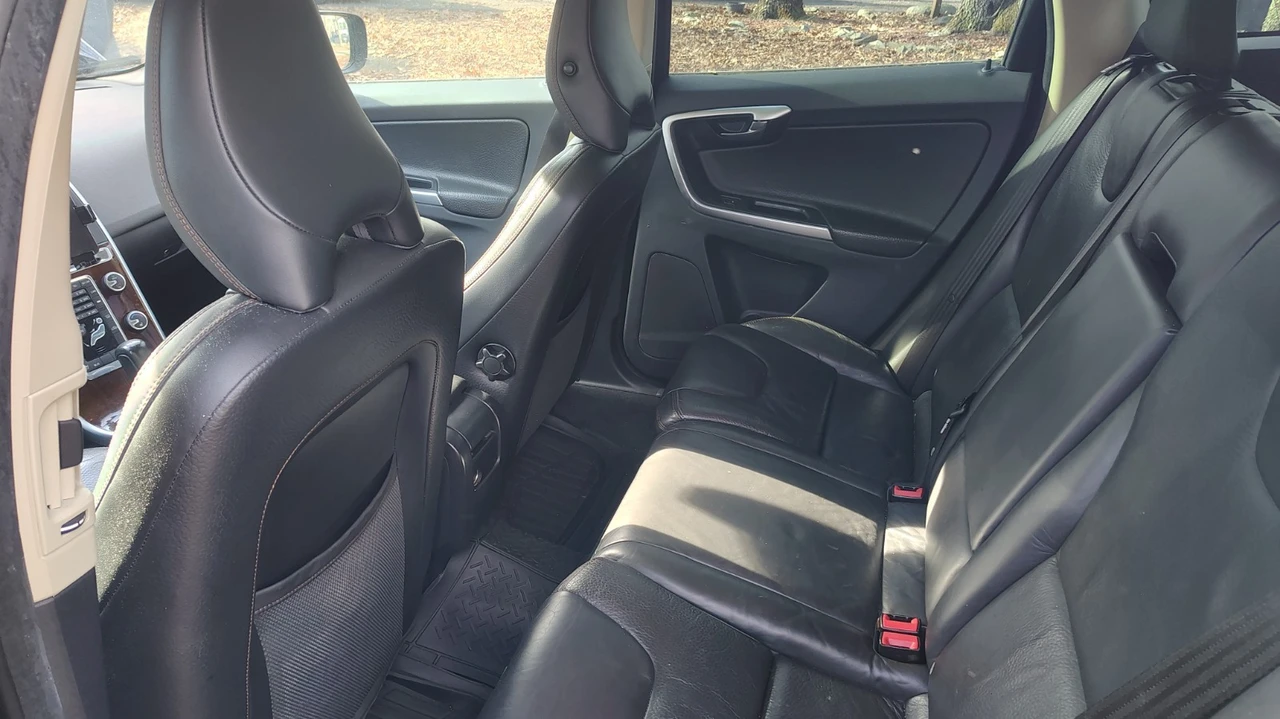 2012 Volvo XC60 1st Gen - Image 8 of 21