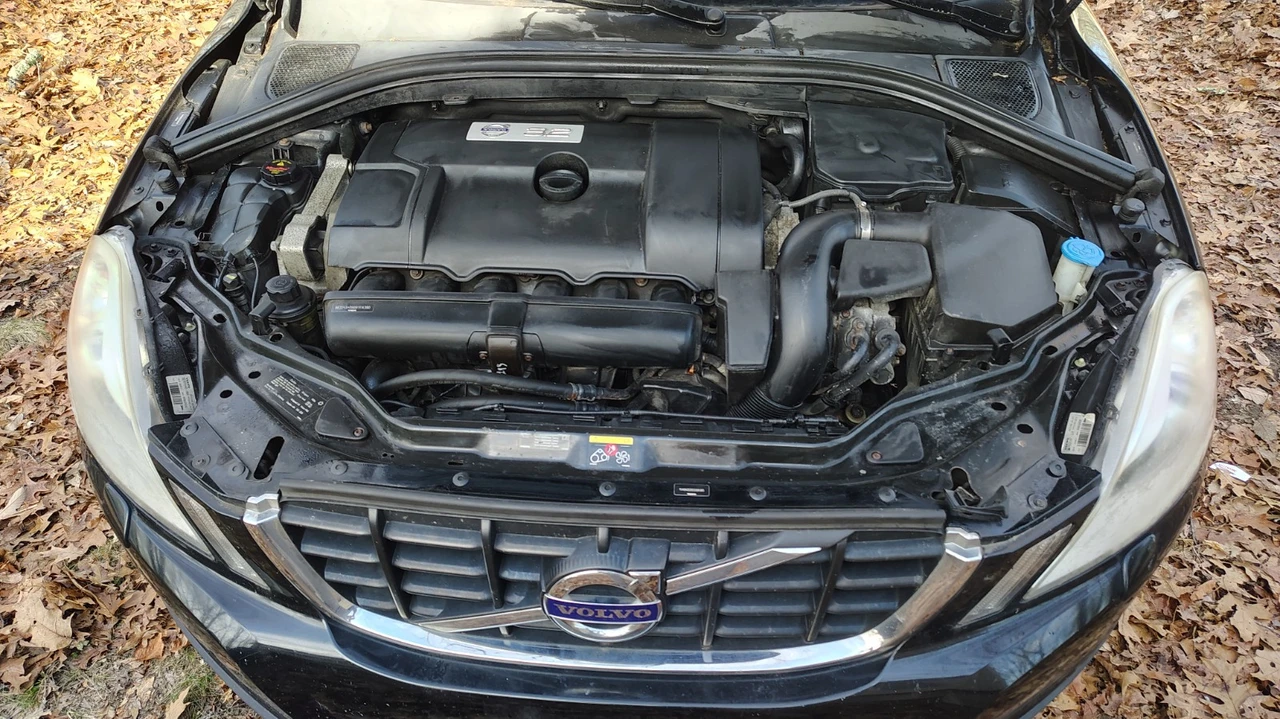 2012 Volvo XC60 1st Gen - Image 2 of 21