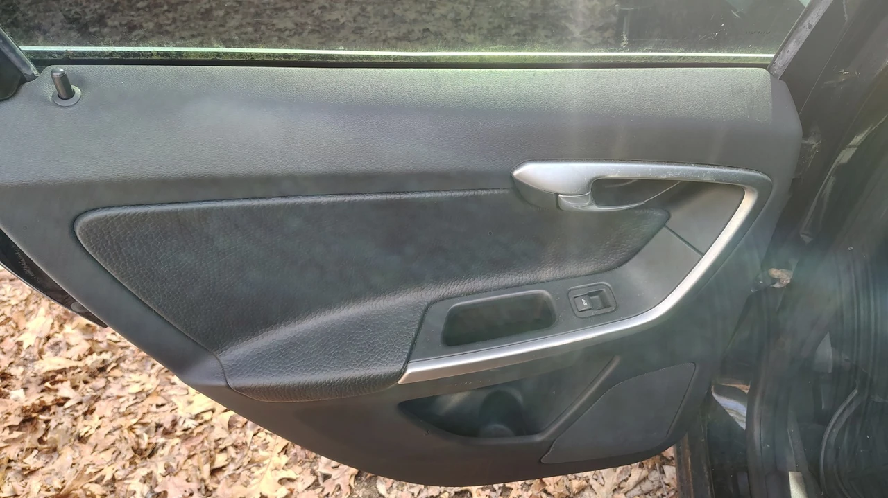 2012 Volvo XC60 1st Gen - Image 3 of 21