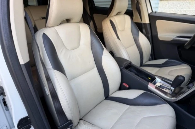 2012 Volvo XC60 1st Gen - Image 4 of 7