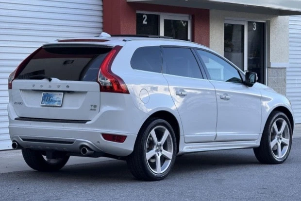 2012 Volvo XC60 1st Gen - Image 2 of 7