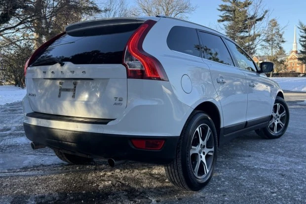 2012 Volvo XC60 1st Gen - Image 2 of 8