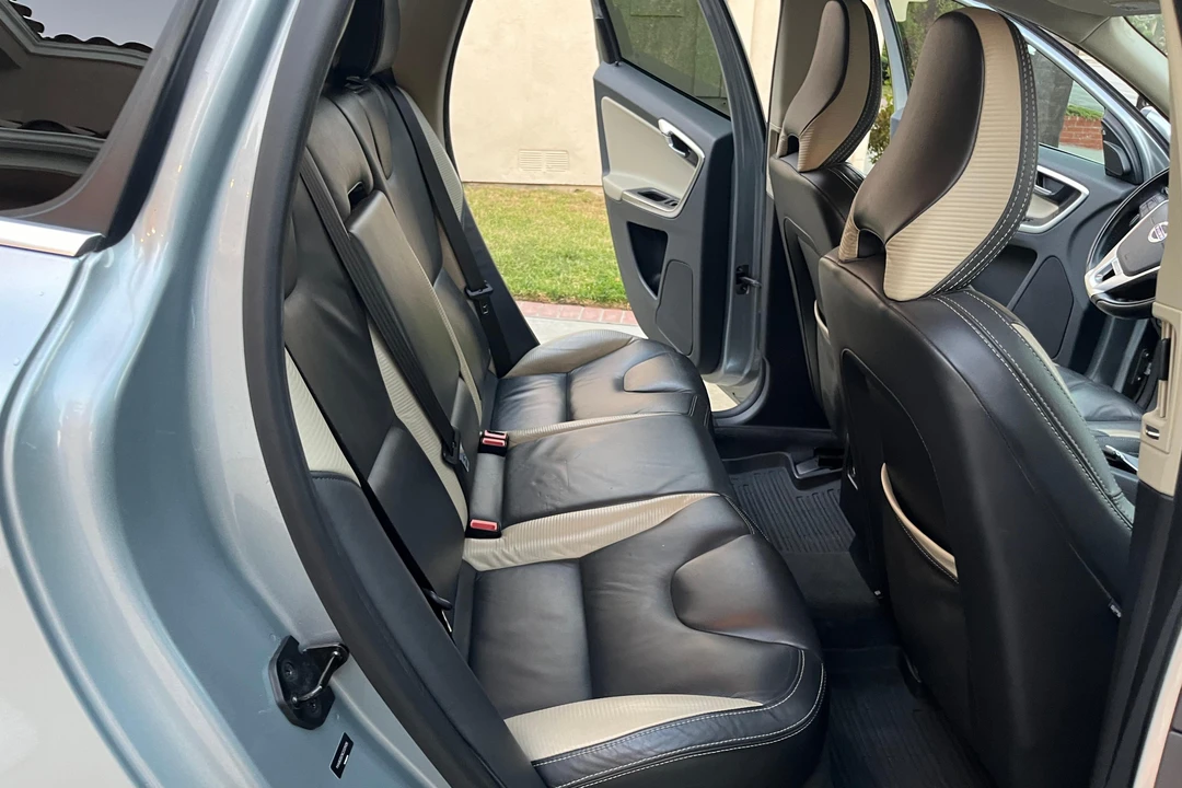 2012 Volvo XC60 1st Gen - Image 26 of 31
