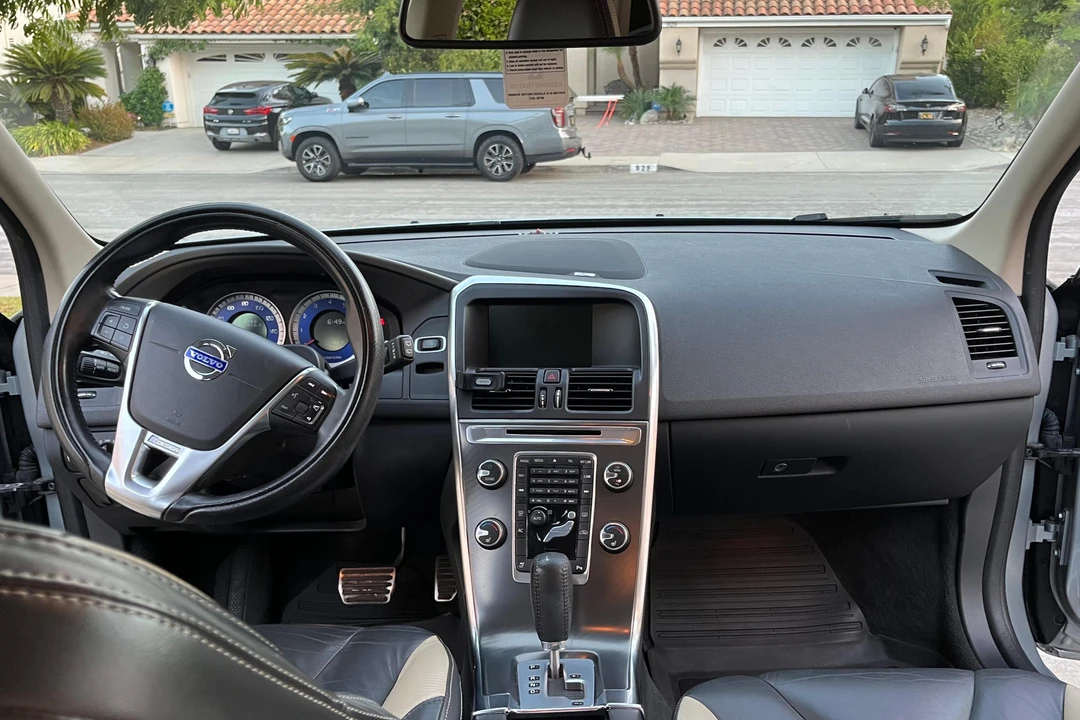 2012 Volvo XC60 1st Gen - Image 24 of 31