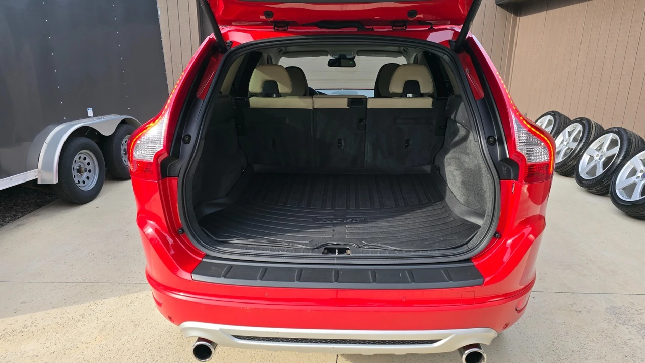 2012 Volvo XC60 1st Gen - Image 11 of 21