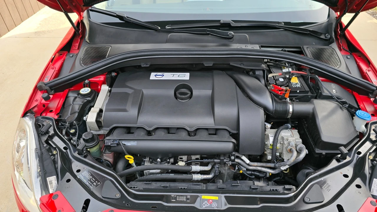 2012 Volvo XC60 1st Gen - Image 12 of 21