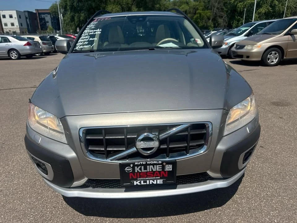 2012 Volvo XC70 3rd Gen - Image 2 of 11