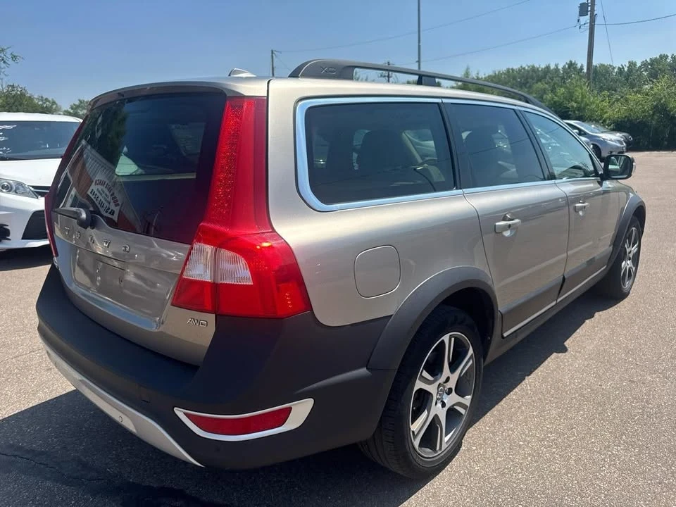 2012 Volvo XC70 3rd Gen - Image 5 of 11