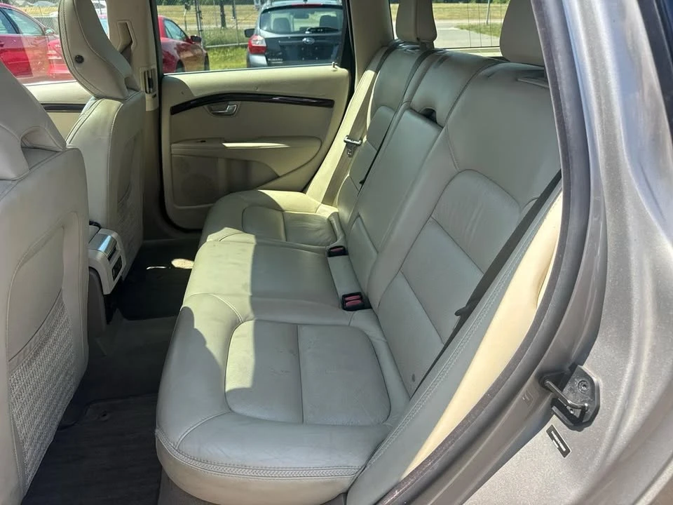 2012 Volvo XC70 3rd Gen - Image 11 of 11