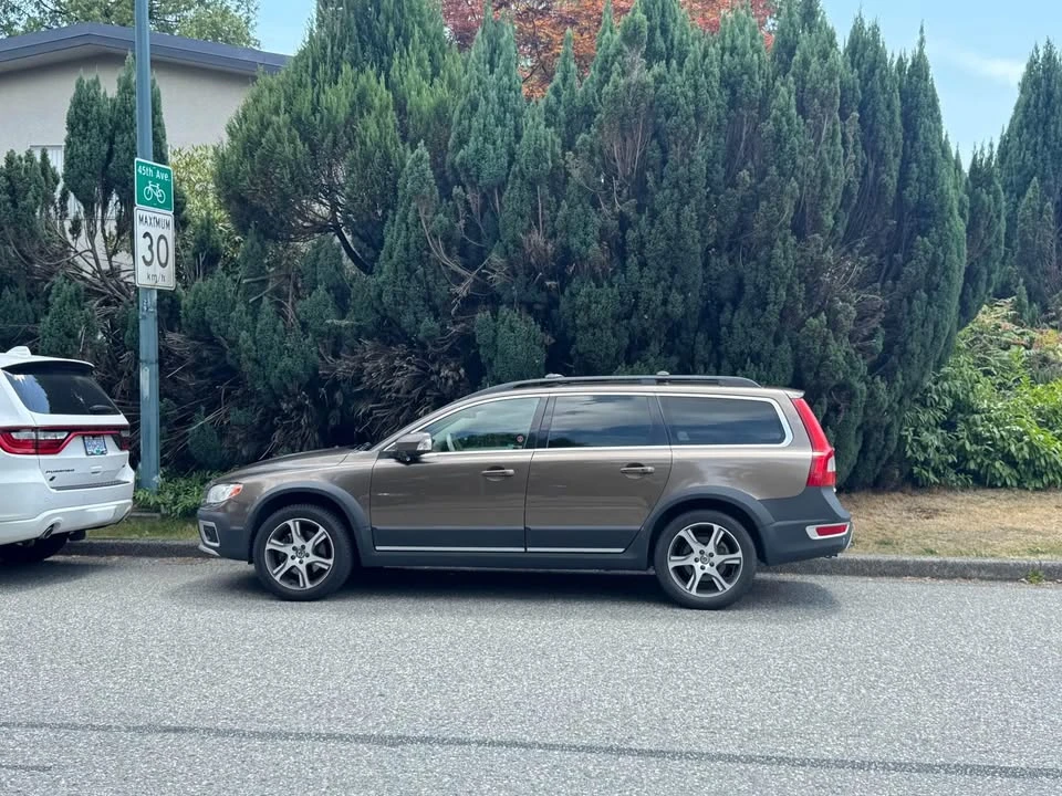 2012 Volvo XC70 3rd Gen - Image 3 of 7