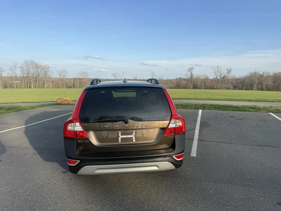 2012 Volvo XC70 3rd Gen - Image 19 of 21