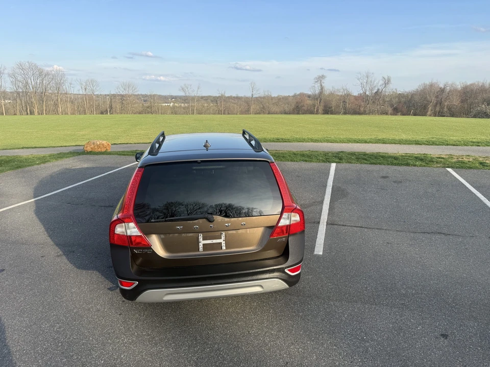 2012 Volvo XC70 3rd Gen - Image 18 of 21