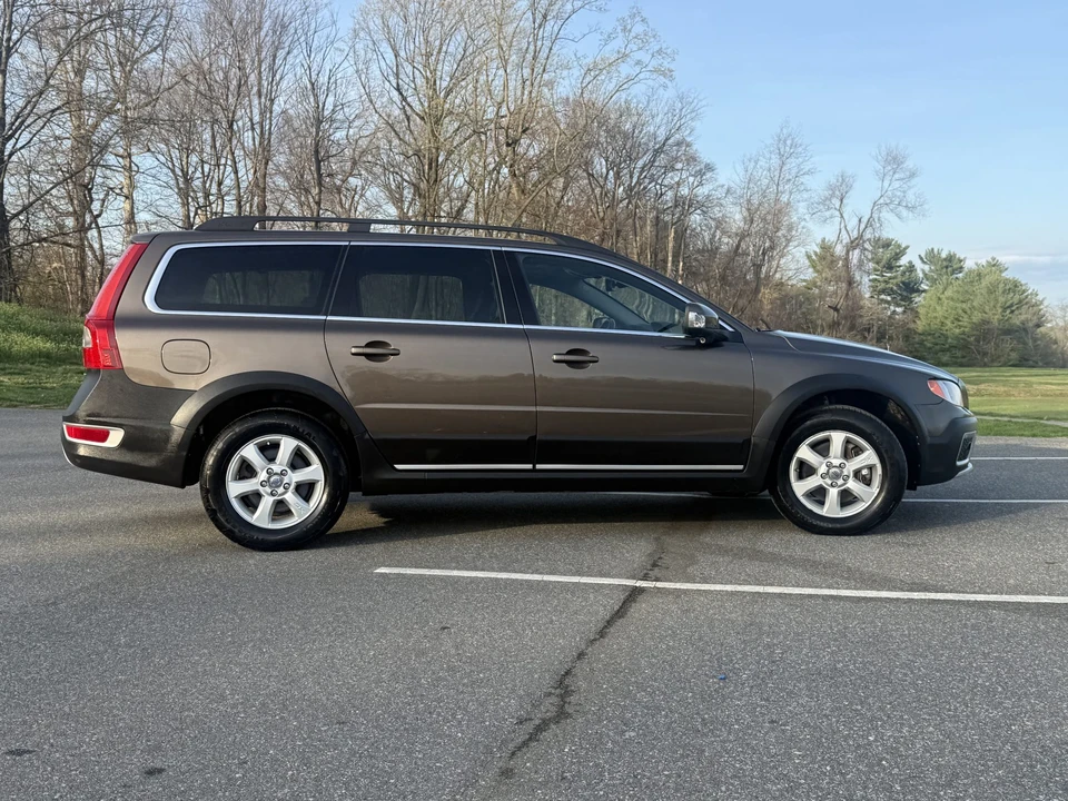 2012 Volvo XC70 3rd Gen - Image 12 of 21